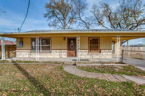 Photo of 911 Clark Street, Greenville, TX 75401 (MLS # 21329823)