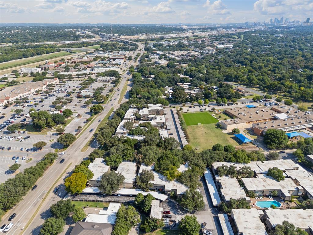 Fountain Royale Orleans W - Residential