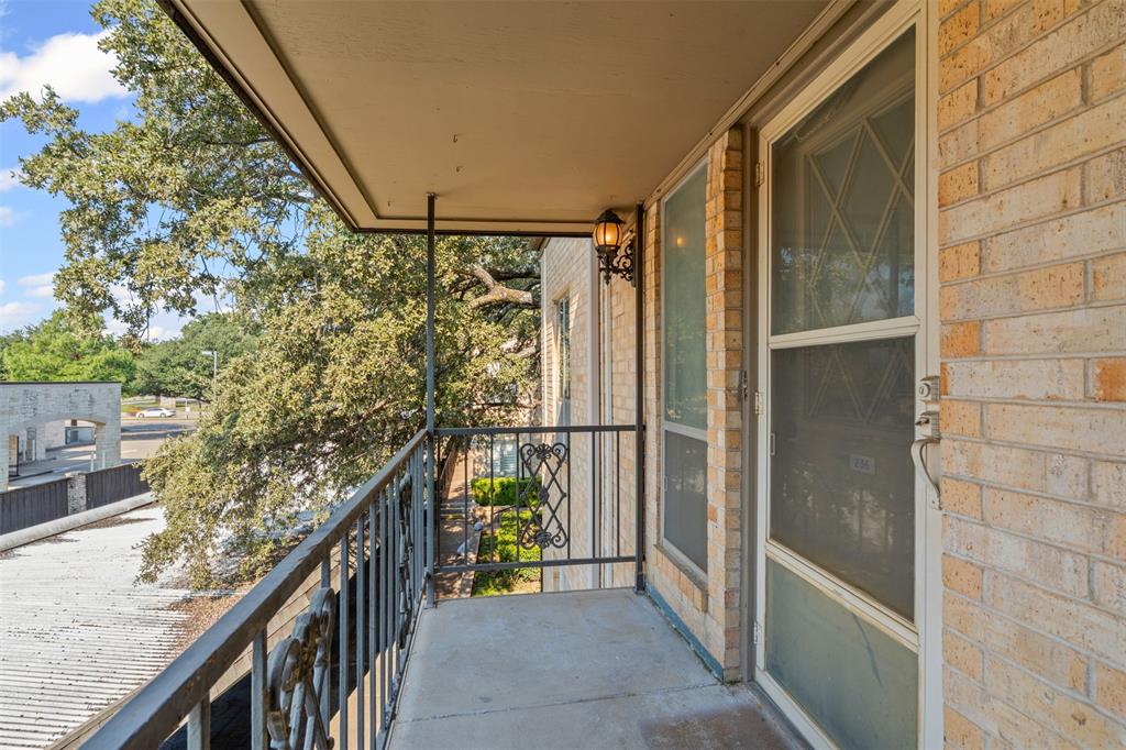 Fountain Royale Orleans W - Residential