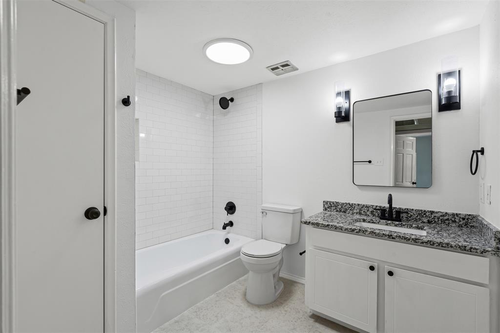 Fountain Royale Orleans W - Residential