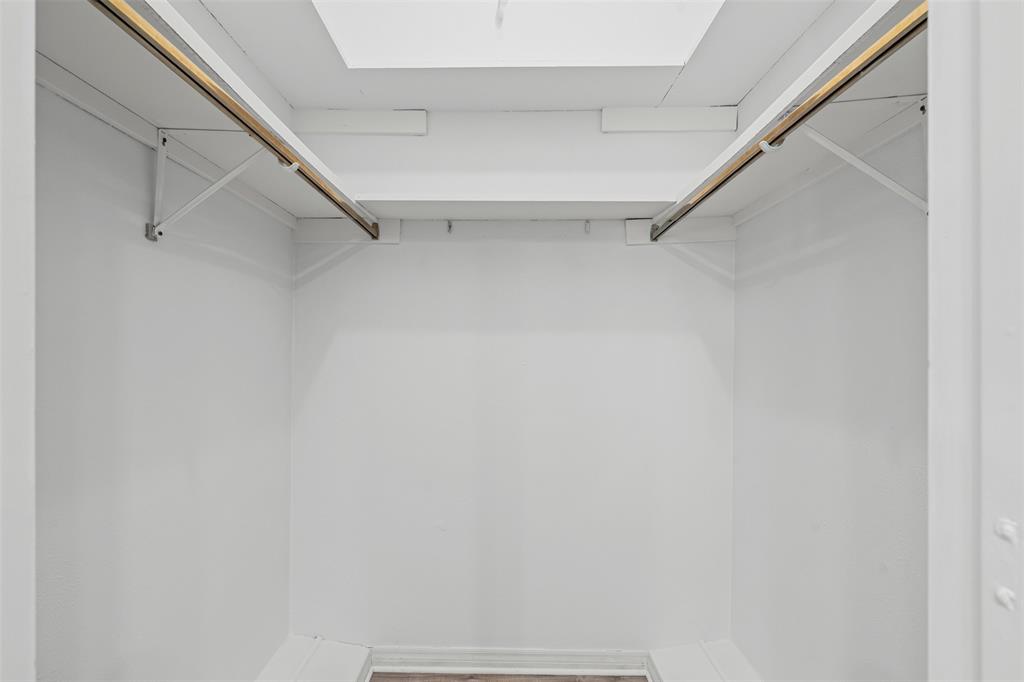 Fountain Royale Orleans W - Residential