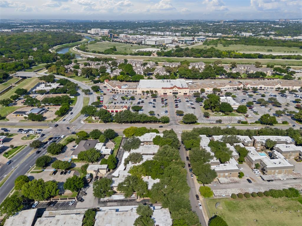 Fountain Royale Orleans W - Residential