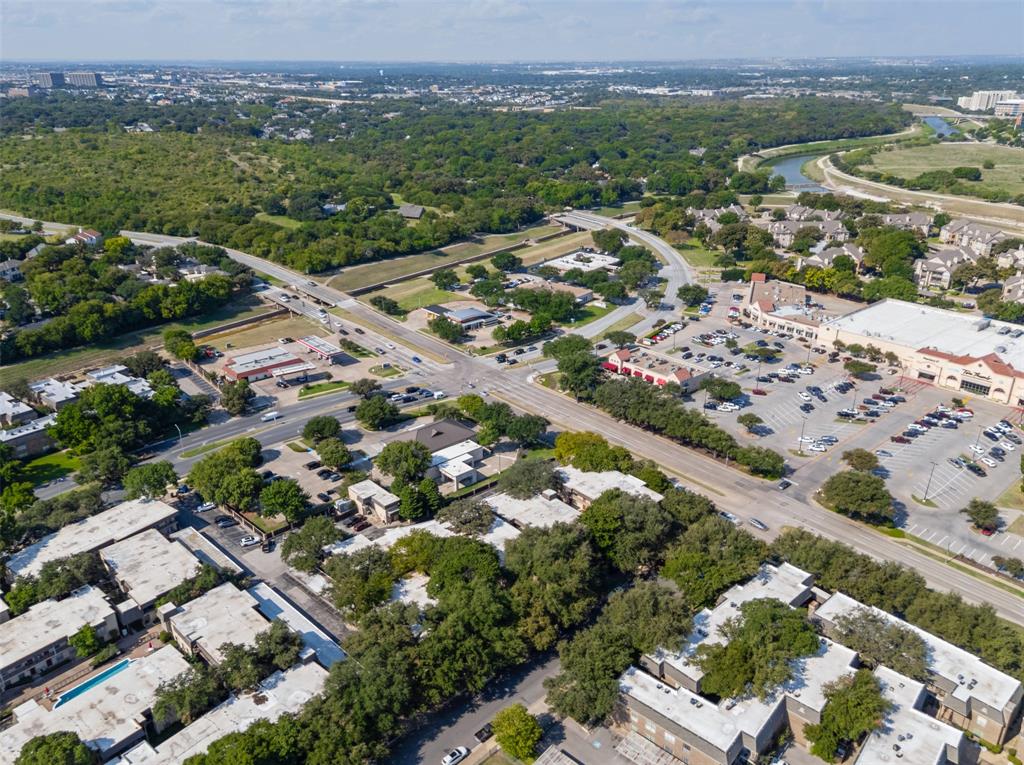 Fountain Royale Orleans W - Residential