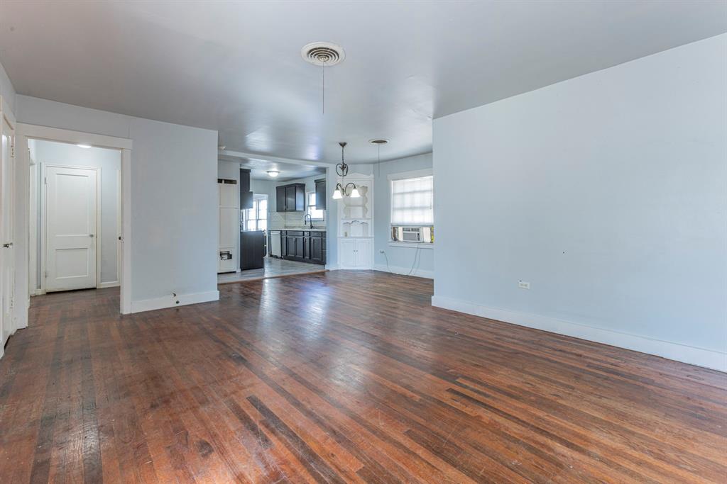 2605 Columbus Avenue