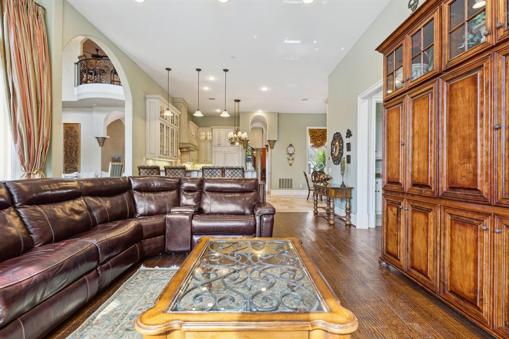 Starwood Ph Four Village 16 - Residential