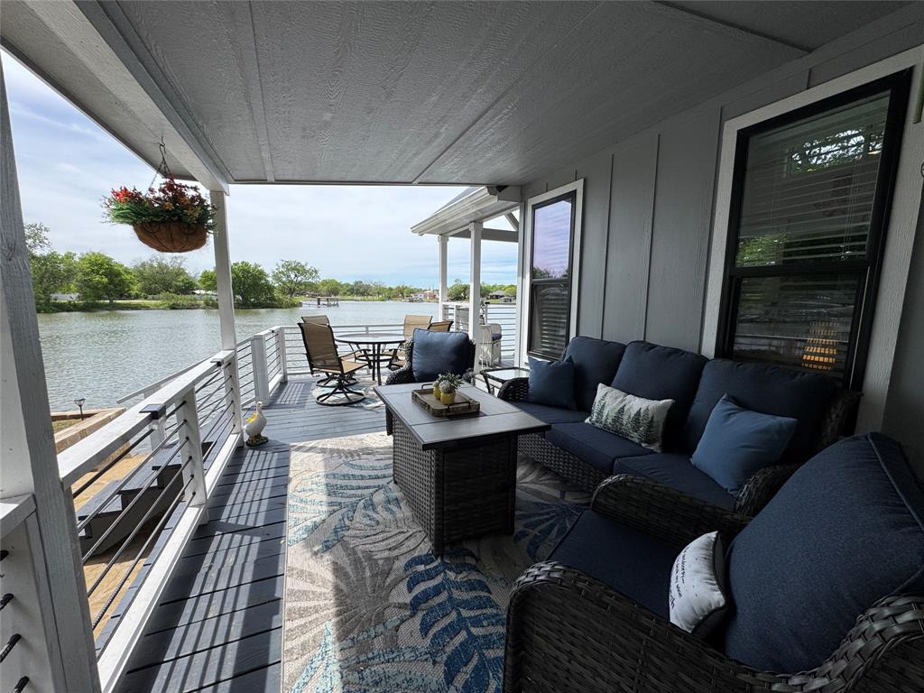 817 Brazos Harbor Circle