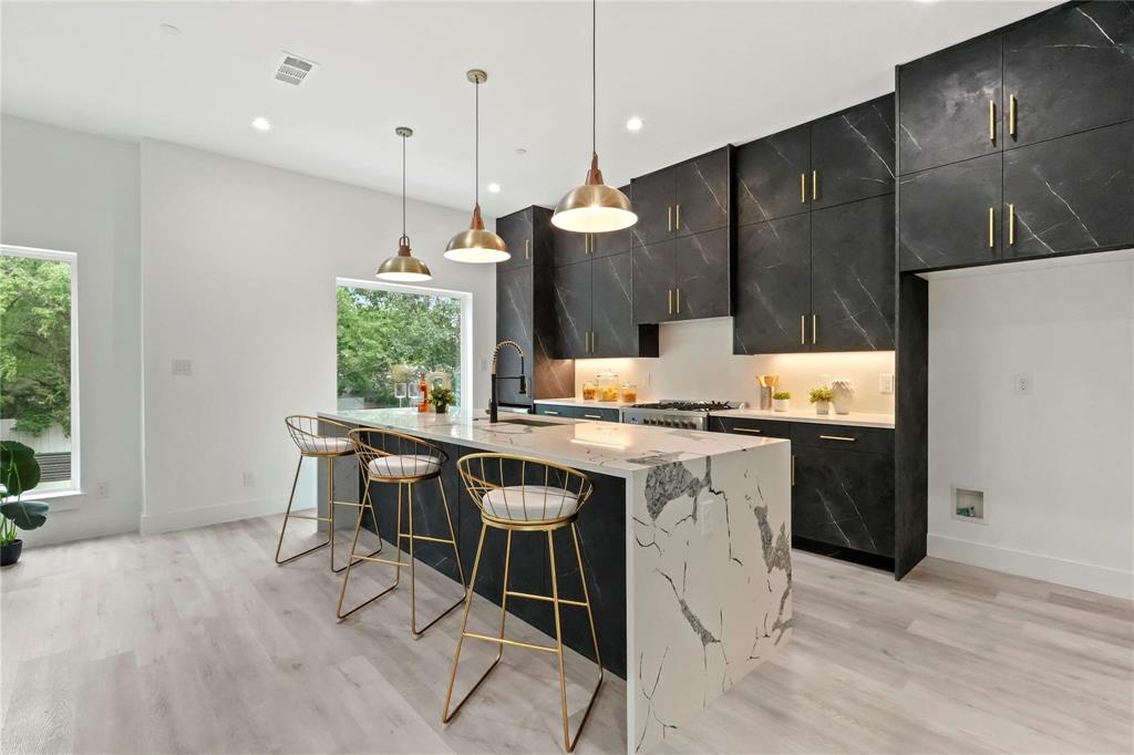 Dallas Land & Loan 03 - Residential Lease