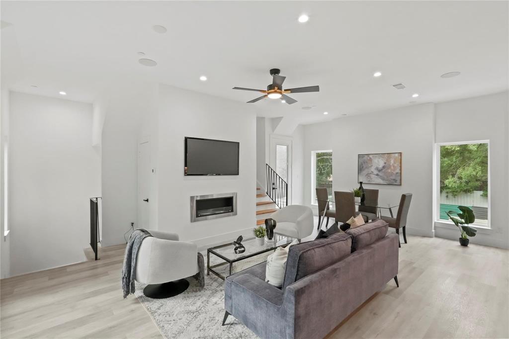 Dallas Land & Loan 03 - Residential Lease