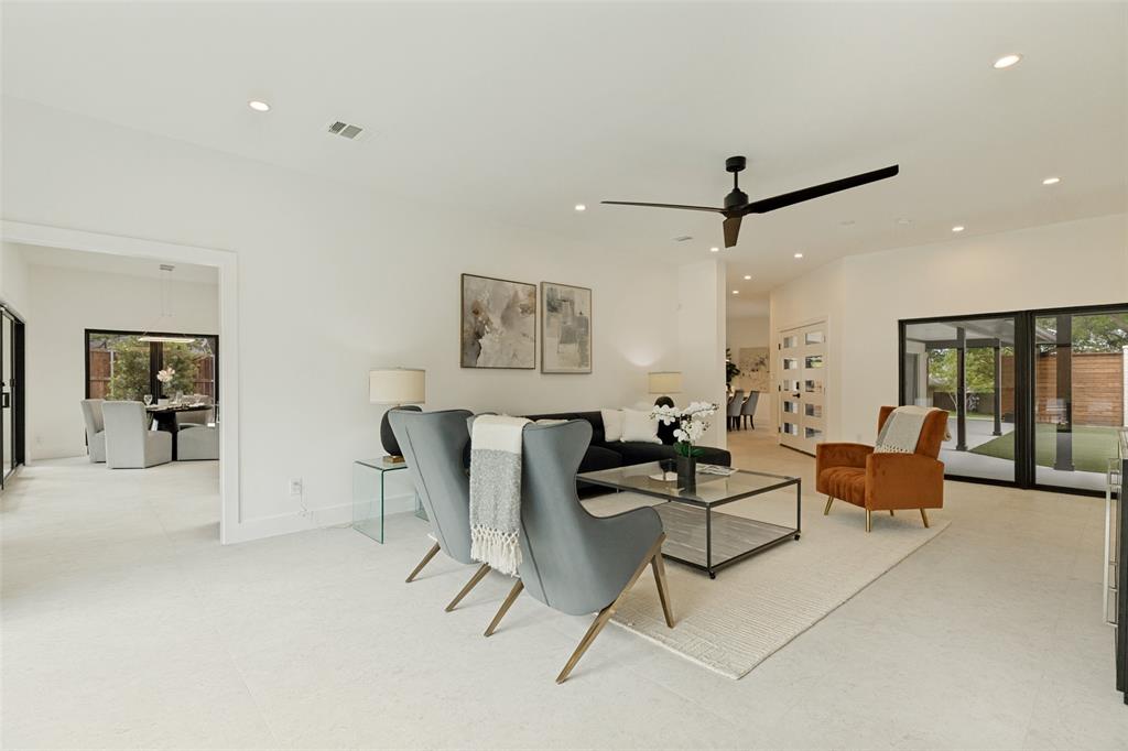 2405 Mesa Drive