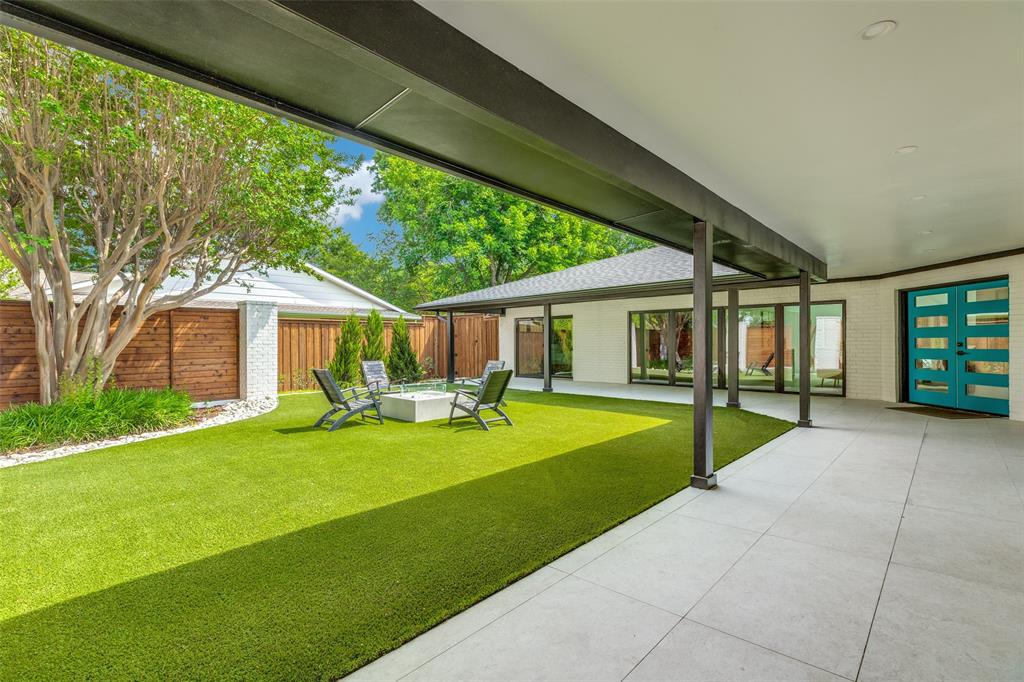 2405 Mesa Drive