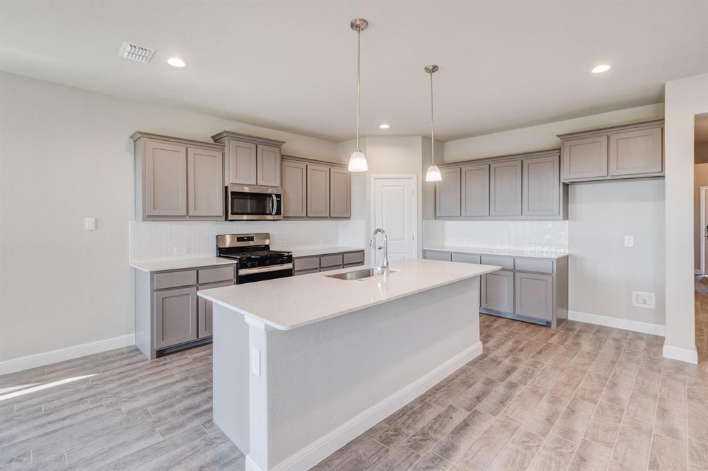 TRAILS OF ELIZABETH CREEK PHASE 5 BLK 38 LOT 21 - Residential Lease