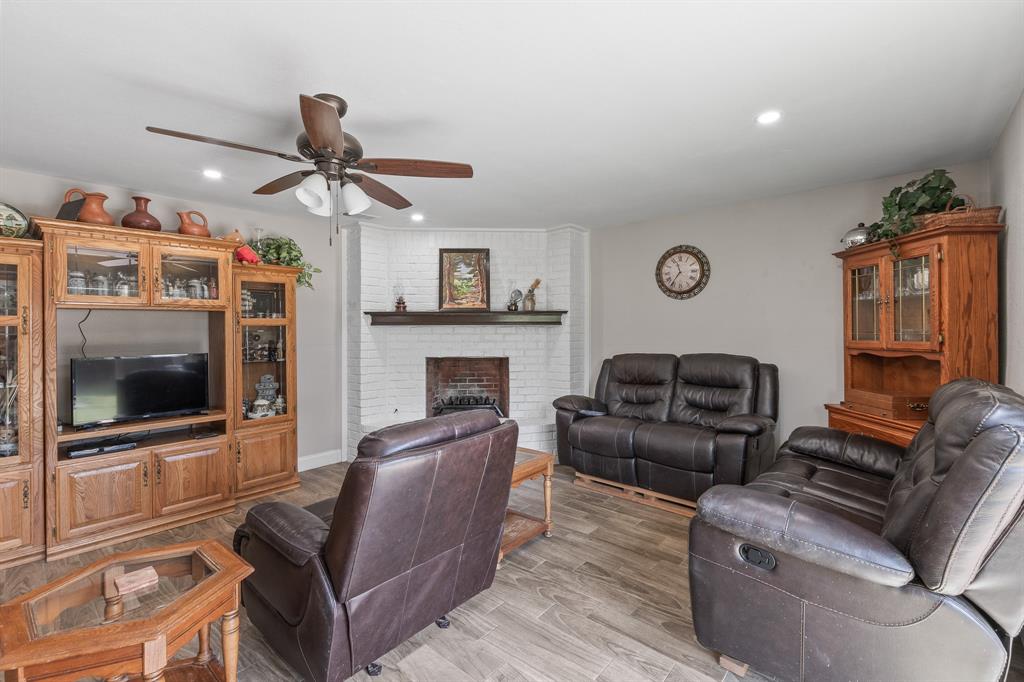 3005 Hillcrest Drive