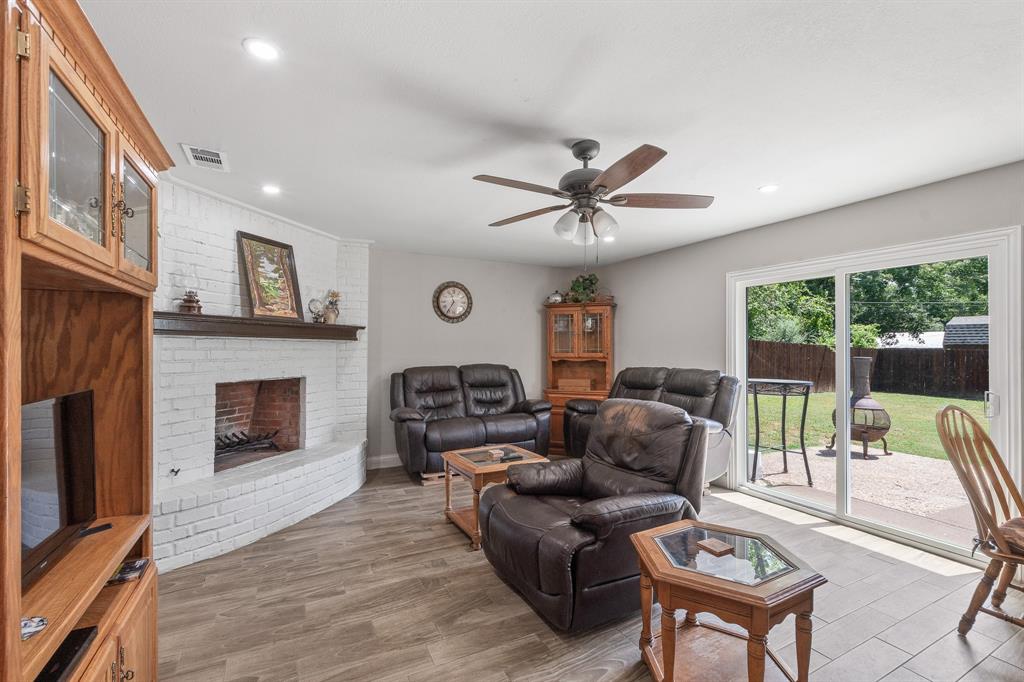 3005 Hillcrest Drive