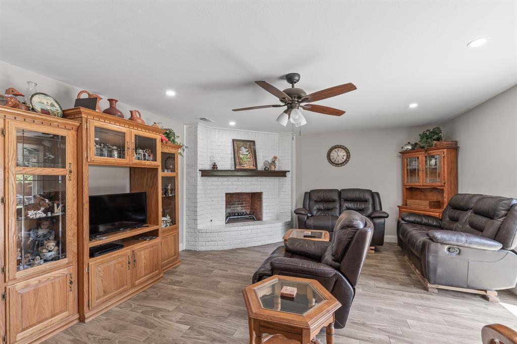 3005 Hillcrest Drive