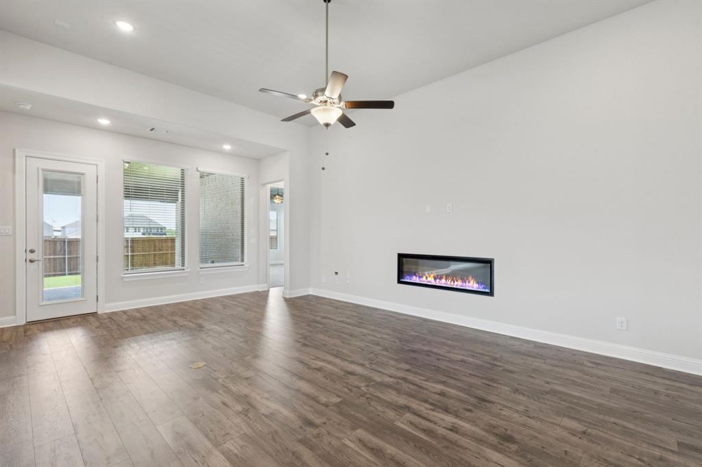 1020 Desert Rose Lane