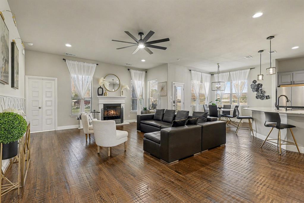 Hickory Hills - Residential