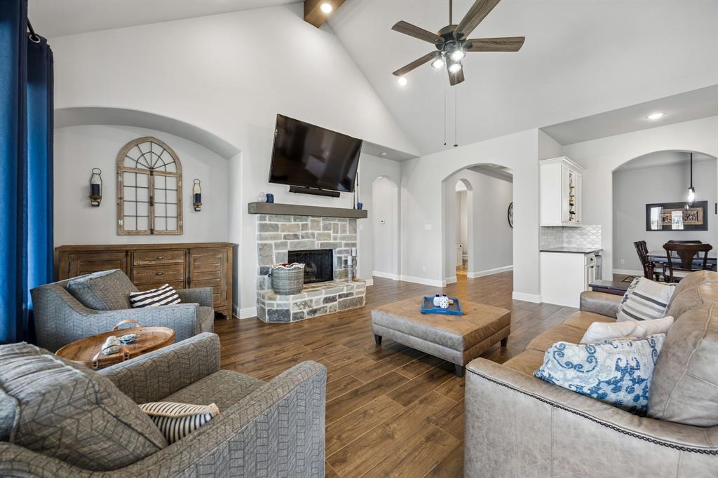 1223 Eagle Glen Pass