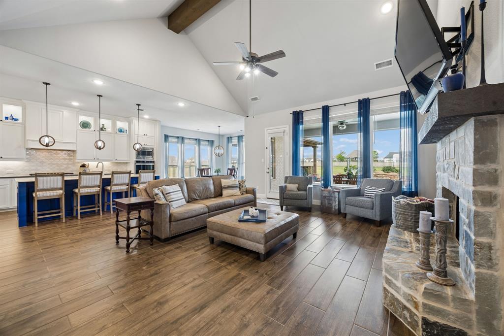 1223 Eagle Glen Pass