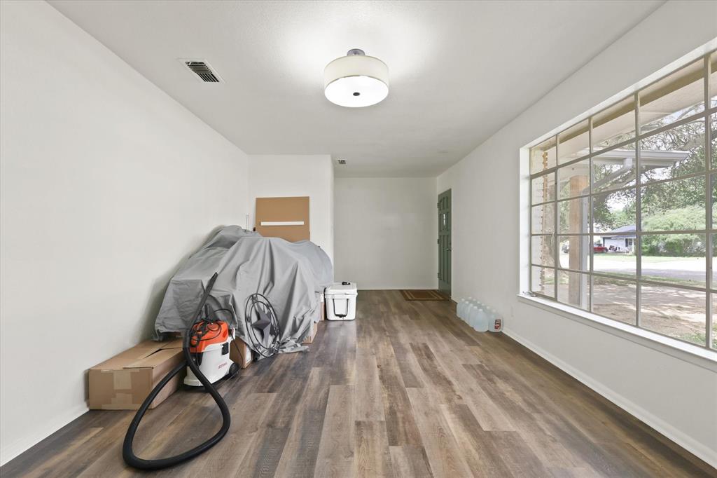 1211 Greenbriar Lane