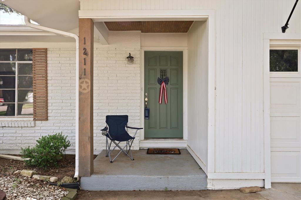 1211 Greenbriar Lane