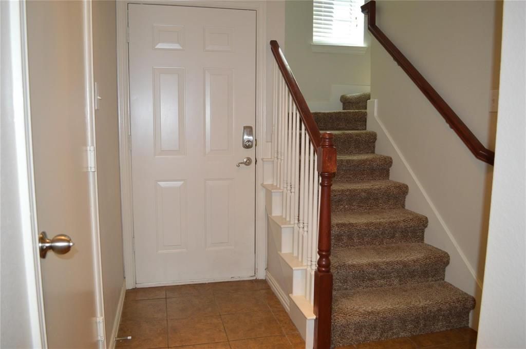 Photo of 500 Kingscote Court, Arlington, TX 76010 (MLS # 21239657)