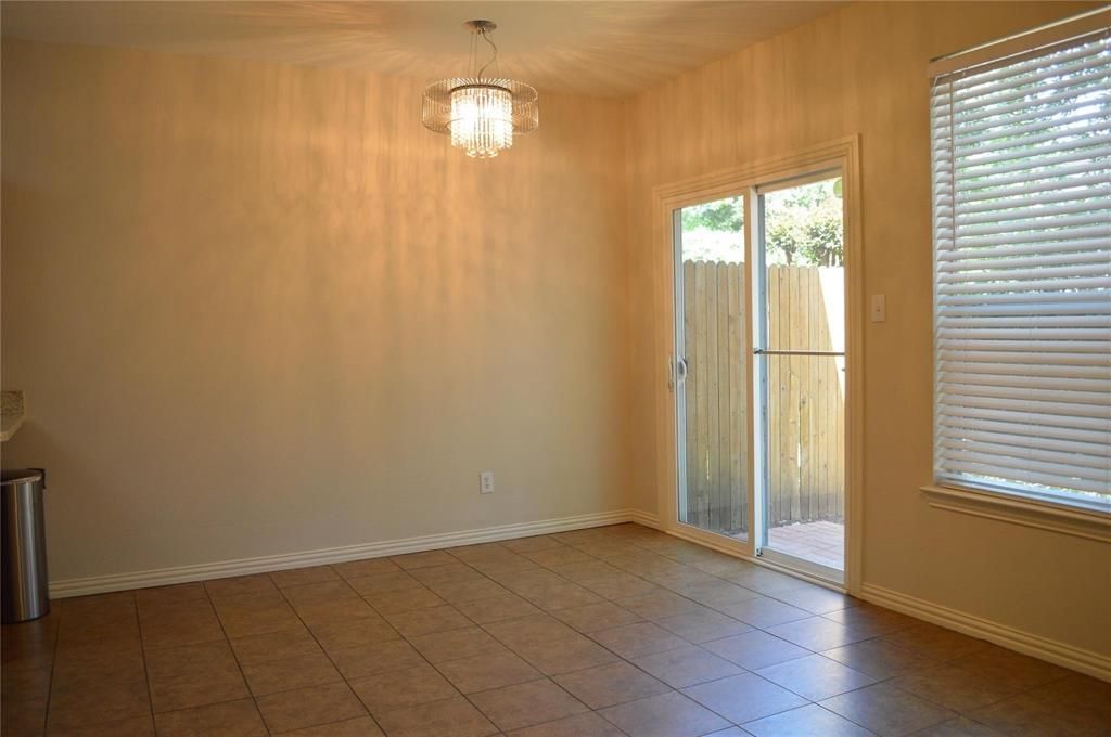 Photo of 500 Kingscote Court, Arlington, TX 76010 (MLS # 21239657)