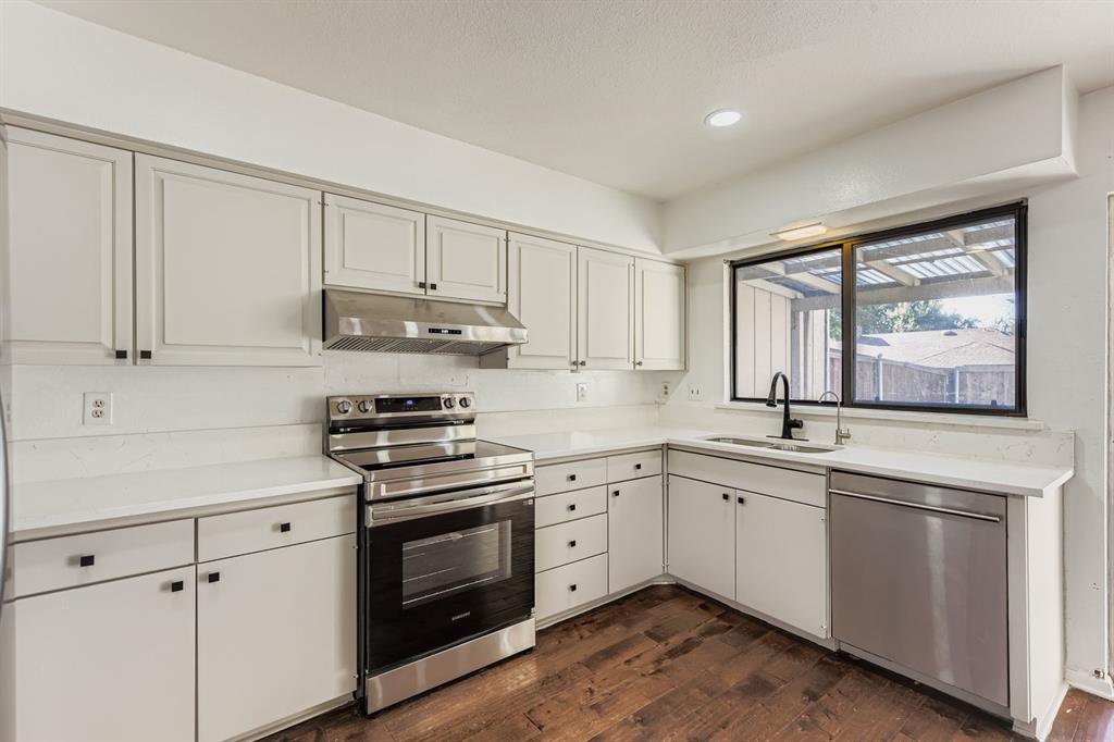 Laguna Twnhms - Residential