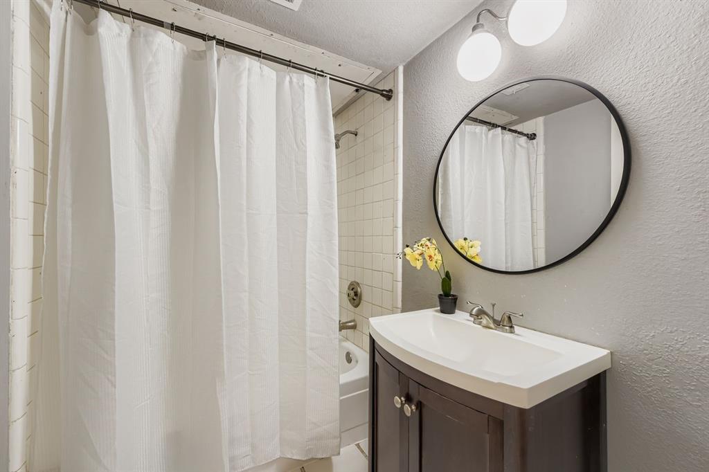 Laguna Twnhms - Residential