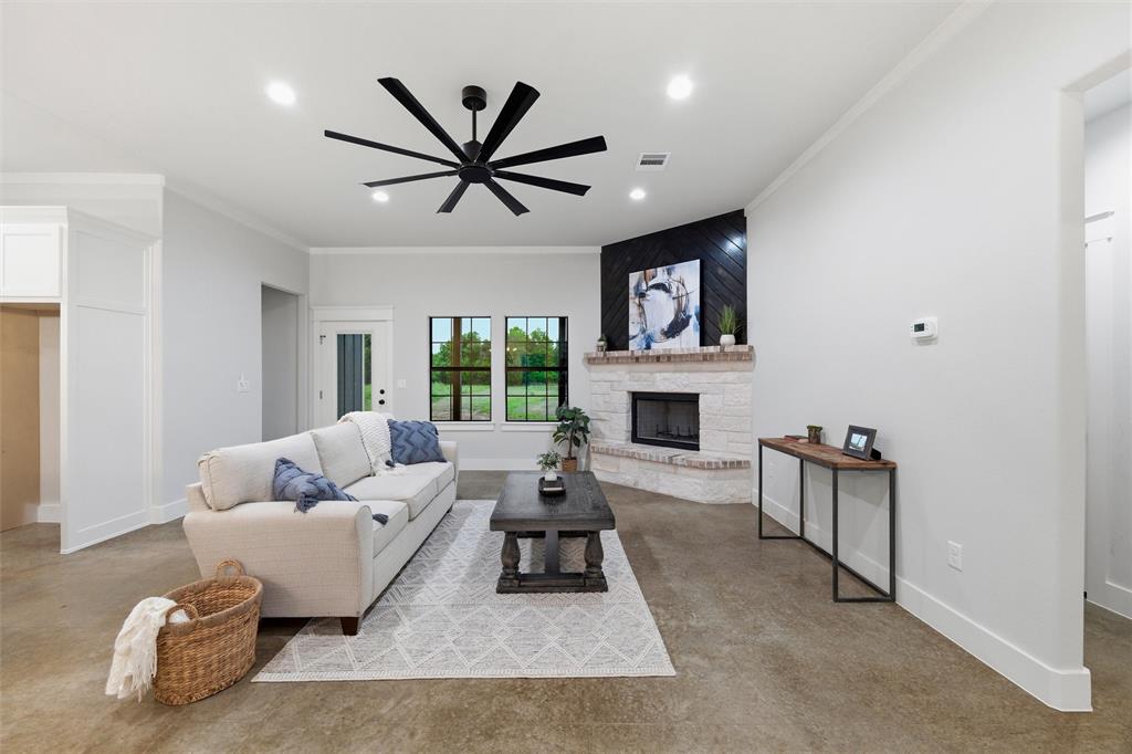 5808 W Virginia Trail