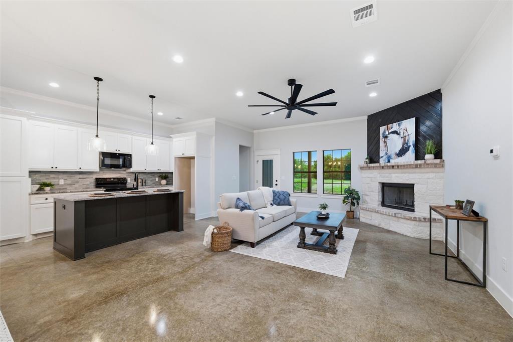 5808 W Virginia Trail