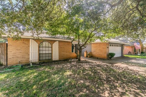 A home in Burleson