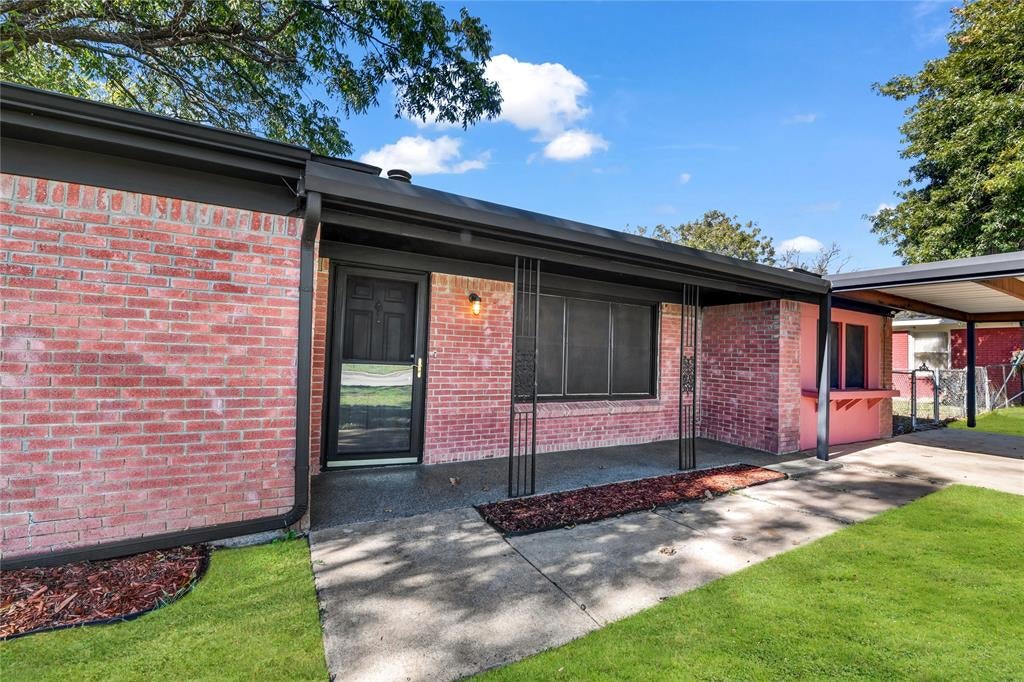3905 Dakota Trail