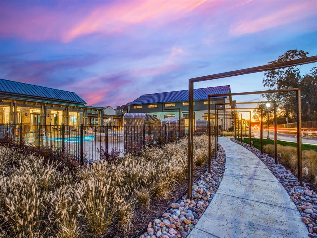 SoHo Square - Residential