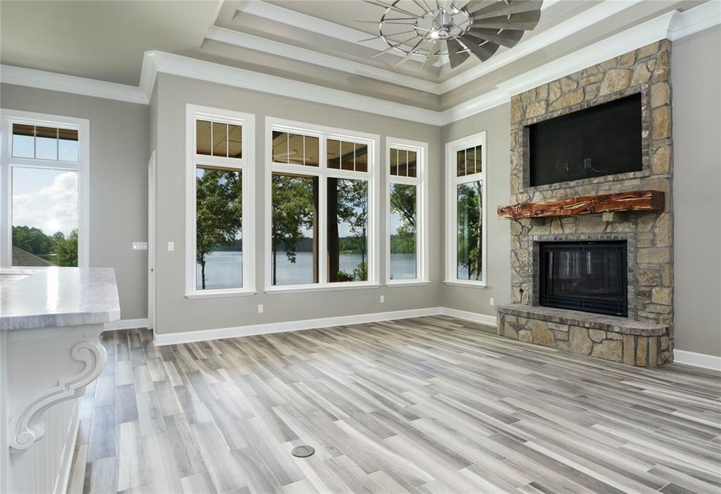 PILOT POINT - Residential