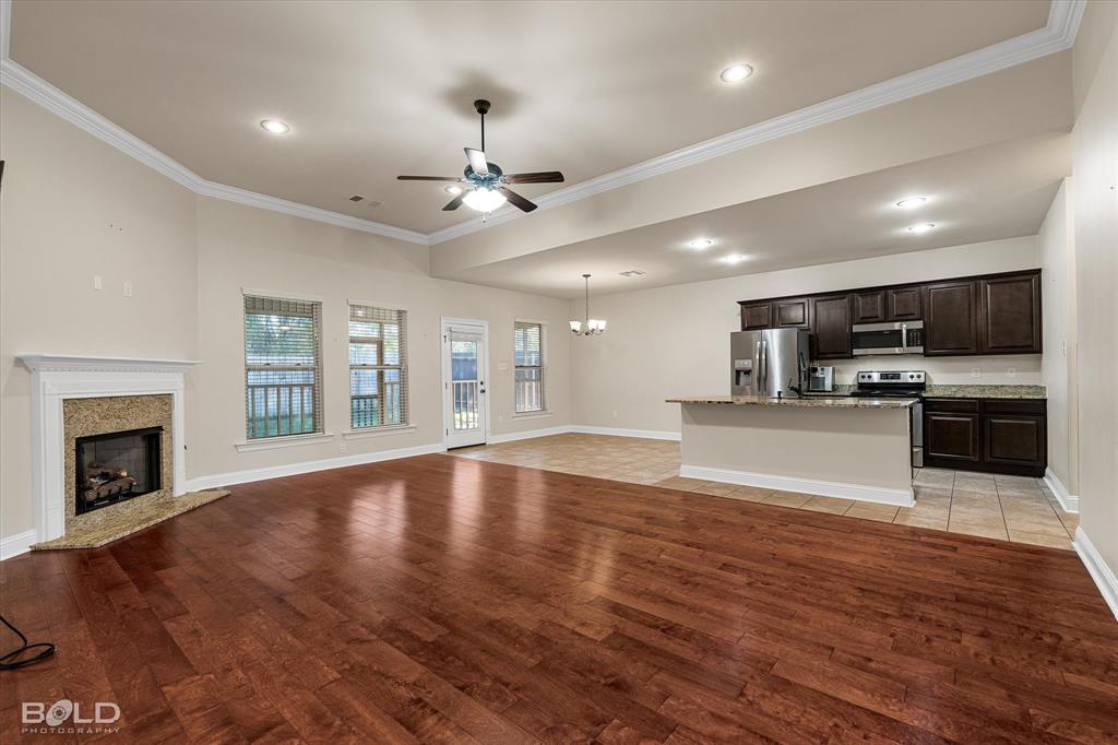 Shreveport, Louisiana 71106, United States, 4 Bedrooms Bedrooms, ,2 BathroomsBathrooms,Residential,Contingent,31623