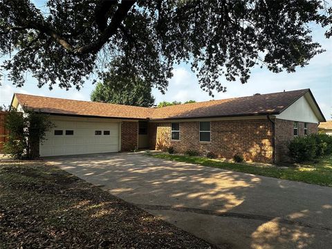 111 Gregory Drive Heath TX 75032