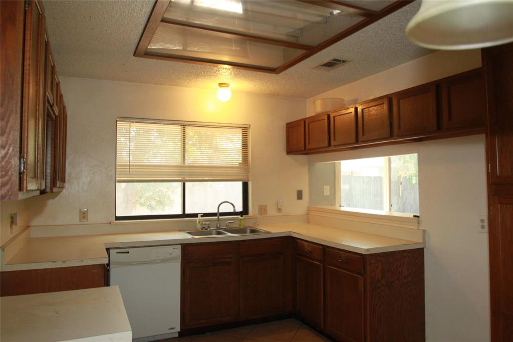 Oak Hollow Grand Prairie - Residential