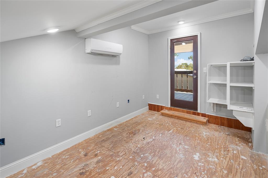 Moss Lake Estate - Residential