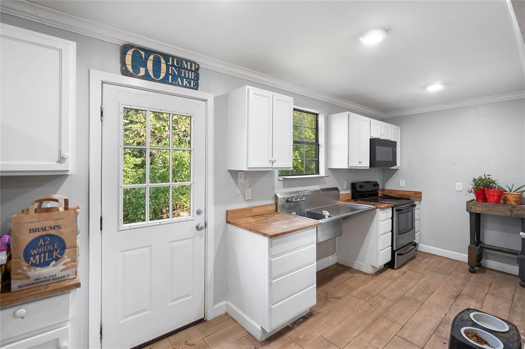 Moss Lake Estate - Residential