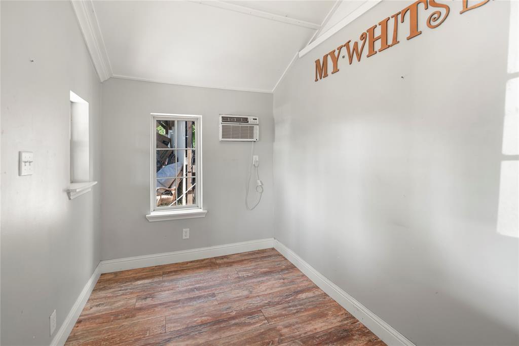 Moss Lake Estate - Residential