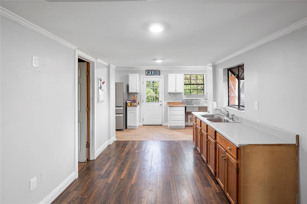 Moss Lake Estate - Residential