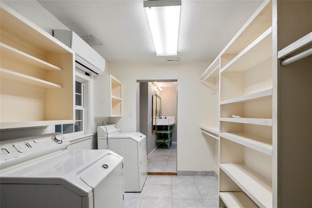 Moss Lake Estate - Residential