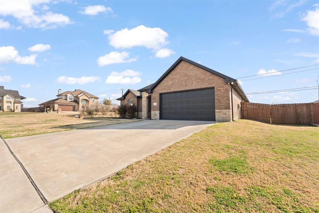 Photo of 1601 Summercrest Drive, Cleburne, TX 76033 (MLS # 21189062)