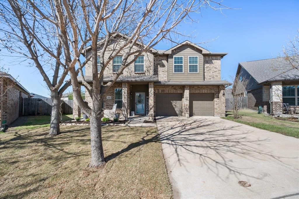 Photo of 2904 Big Horn Bluff Court, Fort Worth, TX 76108 (MLS # 21215204)