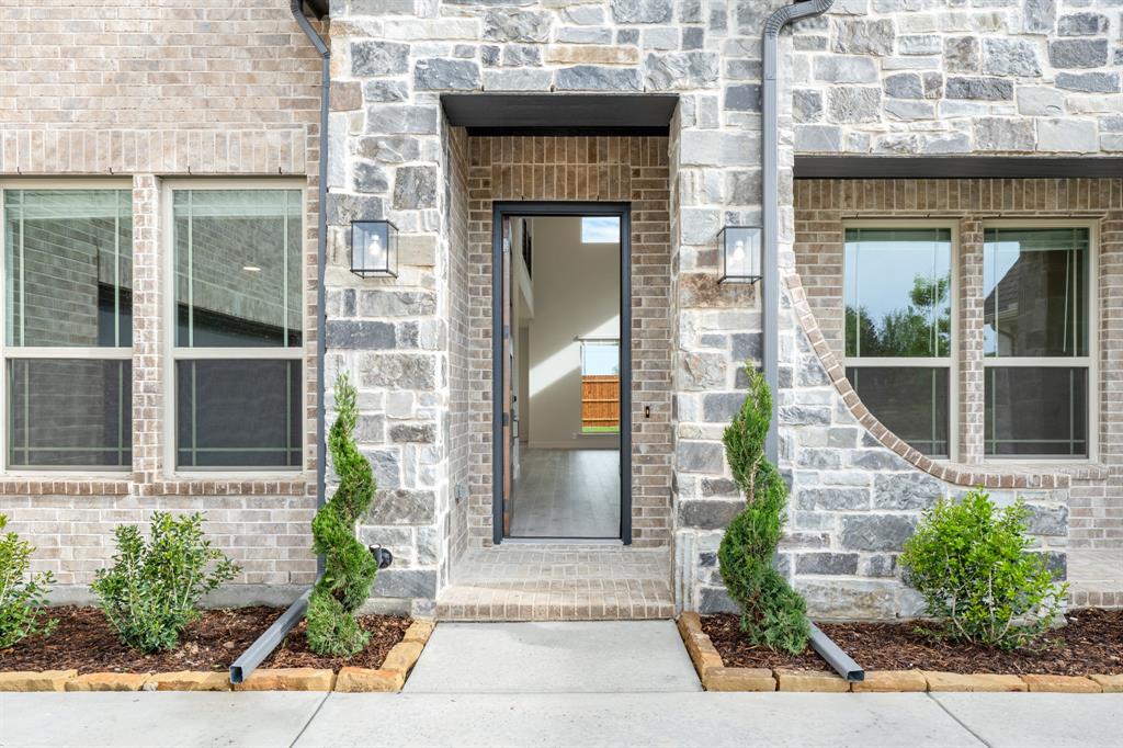 3204 Emerald Trace Drive