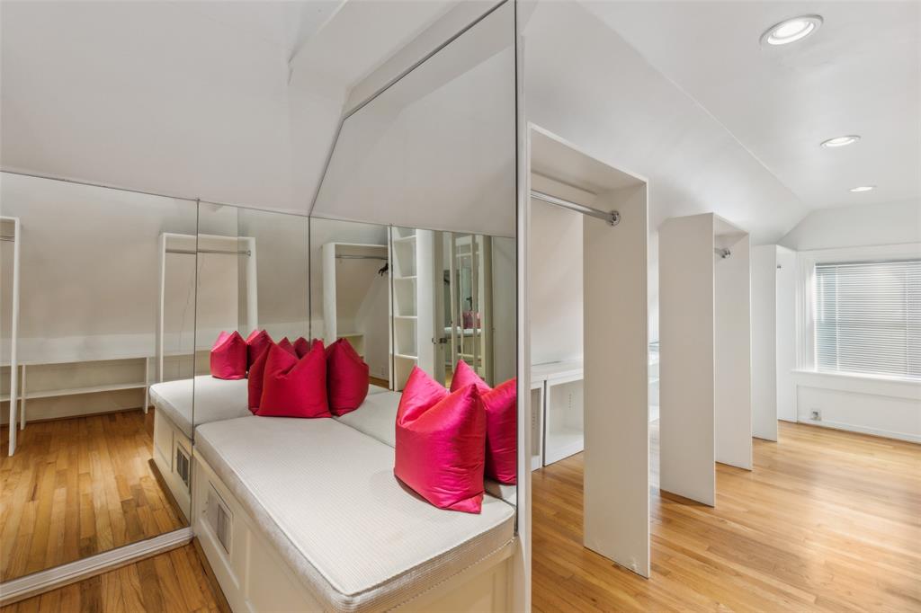 Kessler Square - Residential Lease