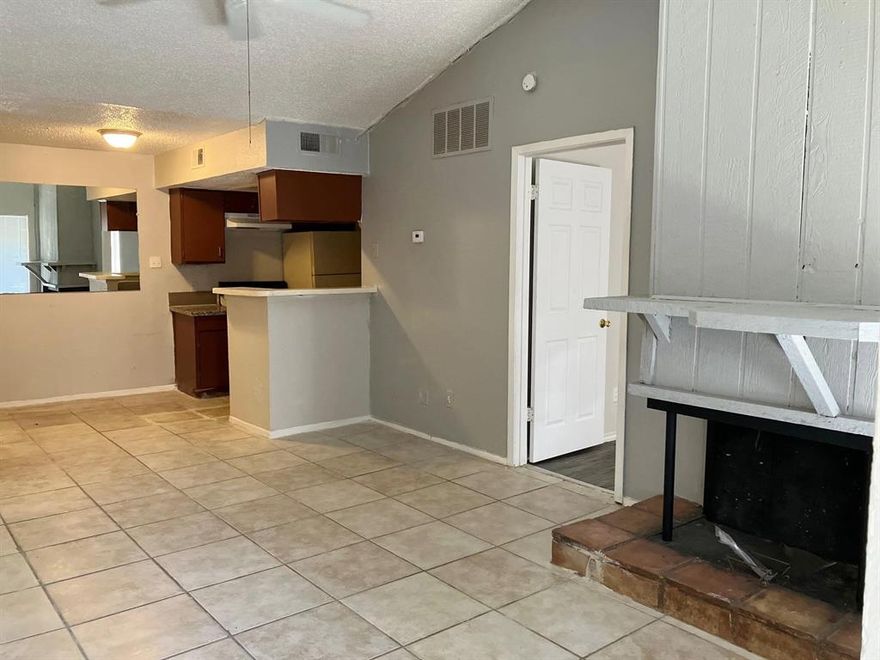 The is Unit is on the second floor of the building T. There are three rooms and 2 full bathroom. Walk=In closet. Celling light fans, outdoor deck. Just about minutes to UD-75 Highway,. Near to North Park Mall Shopping Center and Close to Downtown Dallas,
