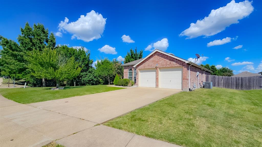 303 Chinaberry Trail