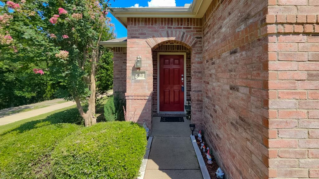 303 Chinaberry Trail