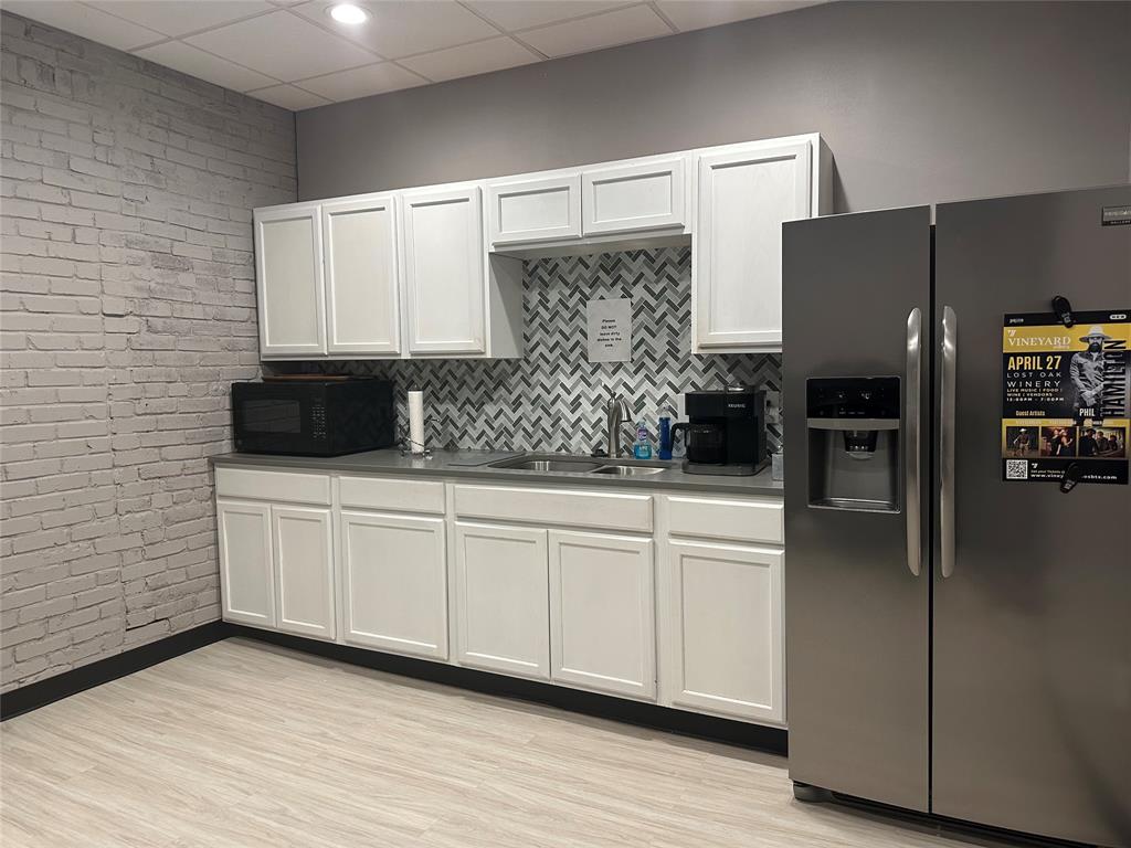 Burleson Add - Commercial Lease